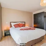 Дом отдыха Sailing-large Luxury House In Quiet Location Ньивпорт