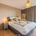 Дом отдыха Sailing-large Luxury House In Quiet Location Ньивпорт